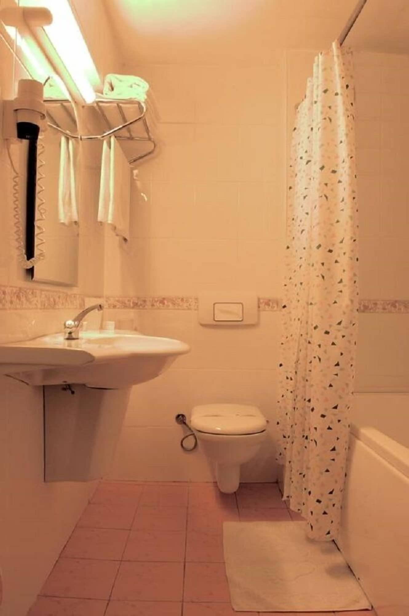 Yumukoglu Hotel Izmir Værelse billede